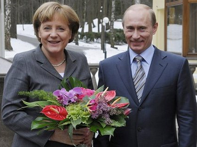 Μέρκελ: Ας βάλει λίγο νερό στο κρασί του ο Πούτιν